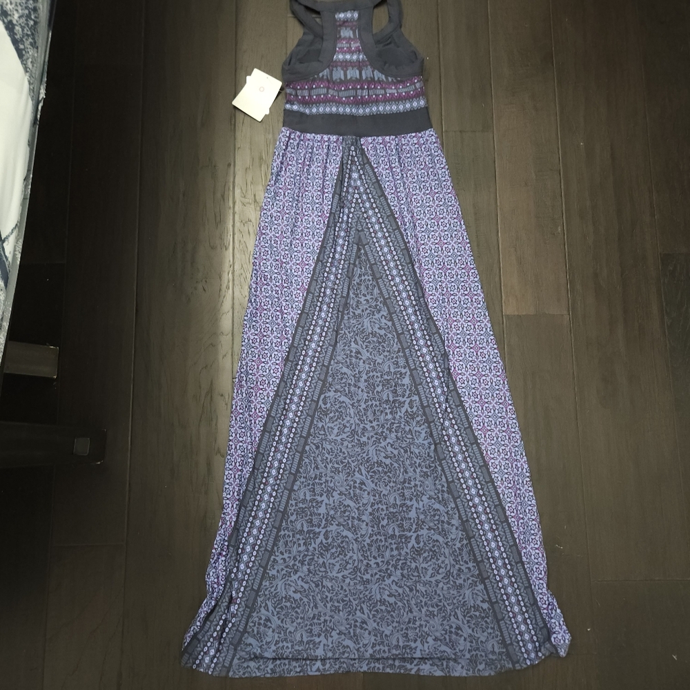 NWT Athleta Rio Maxi Dress Racerback Purple Printed XS has built in shelf bra. - Picture 8 of 12